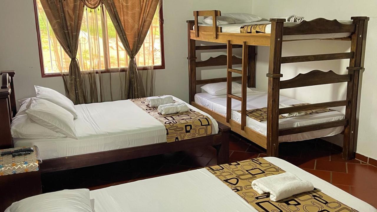 Hotel Campestre Palmas Del Zamorano San Gil Luaran gambar