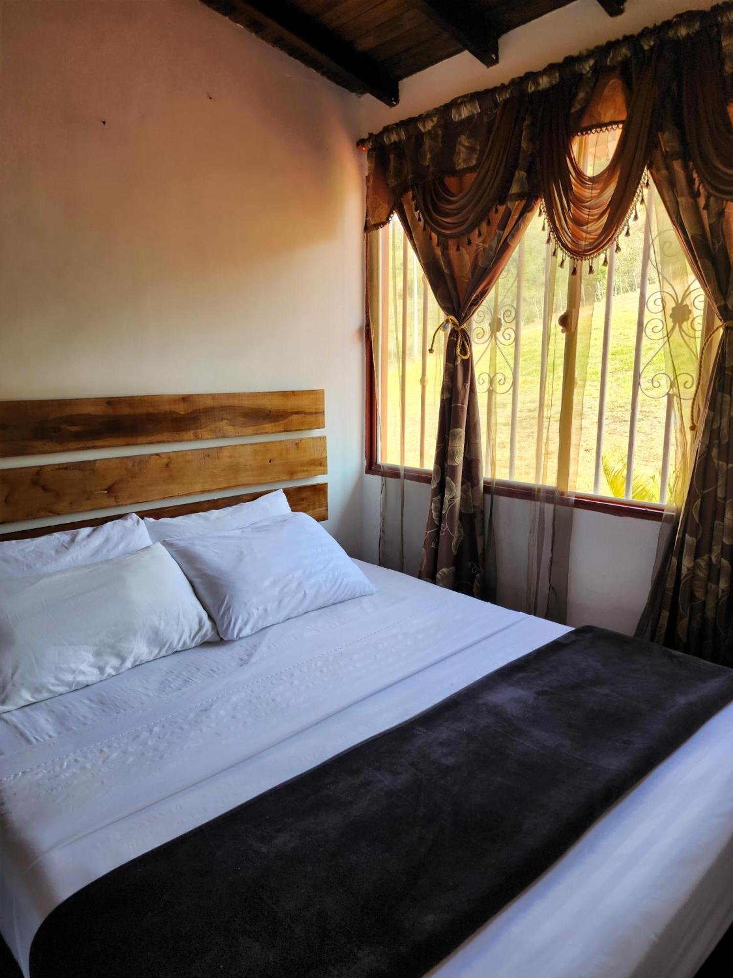 Hotel Campestre Palmas Del Zamorano San Gil Luaran gambar