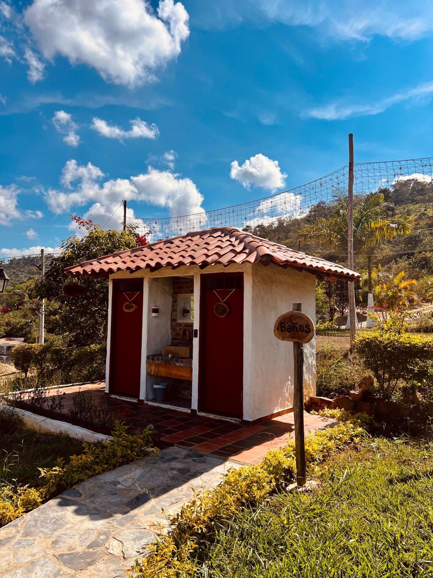 Hotel Campestre Palmas Del Zamorano San Gil Luaran gambar