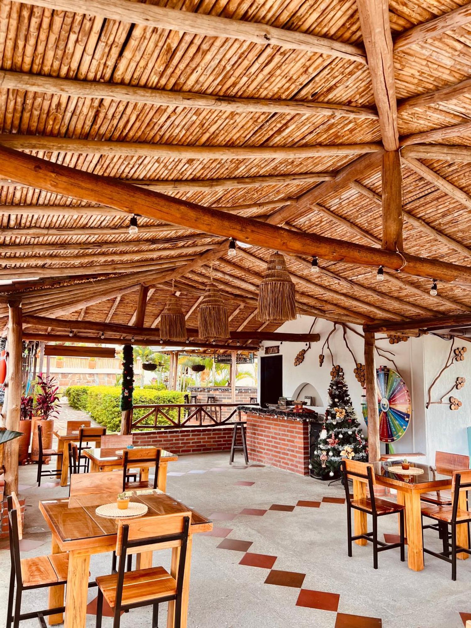 Hotel Campestre Palmas Del Zamorano San Gil Luaran gambar